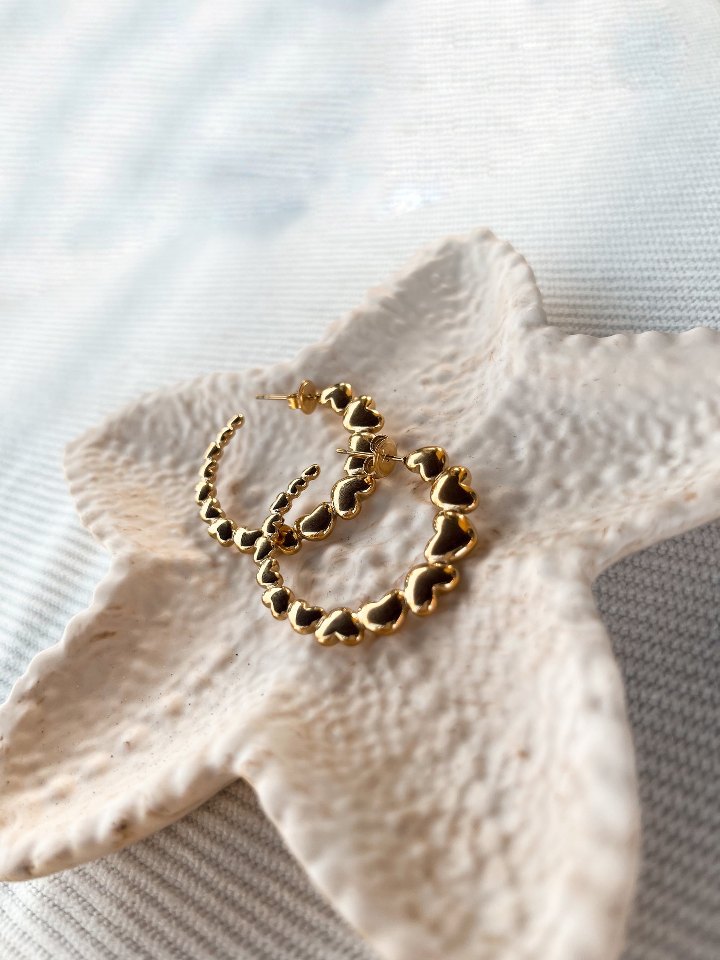 Amour hoops