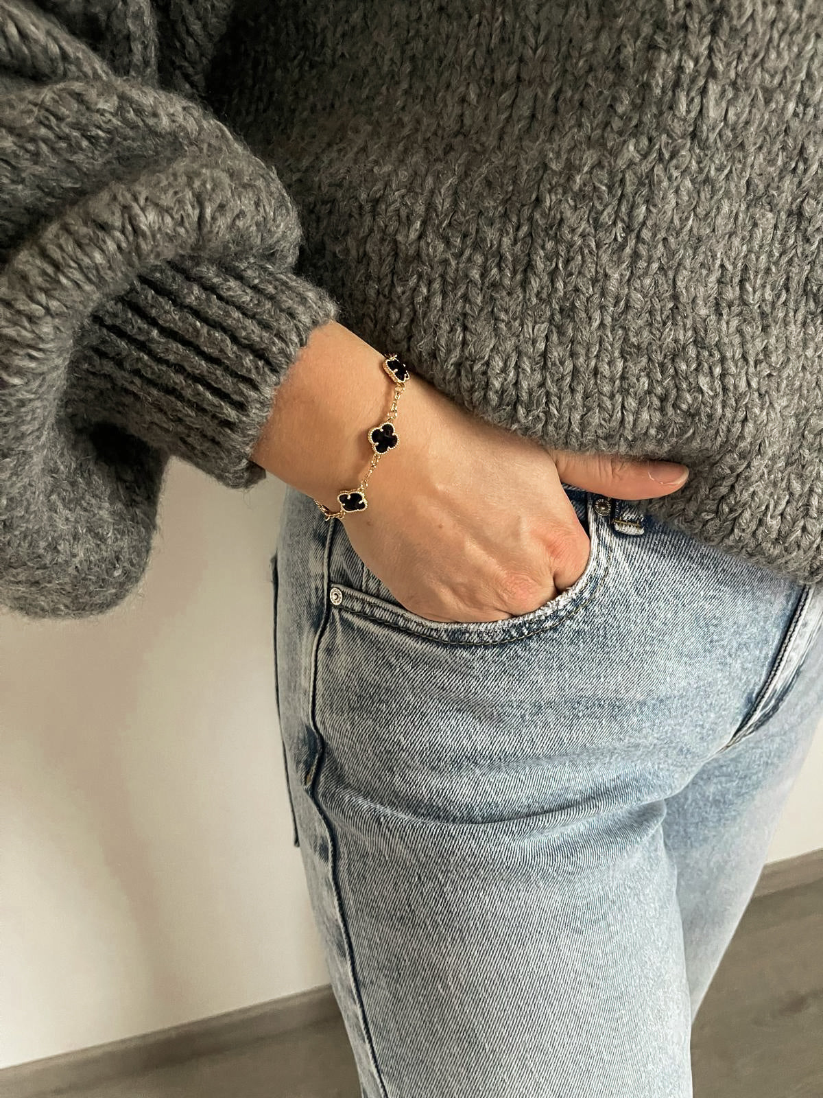 Bracelet flowers black