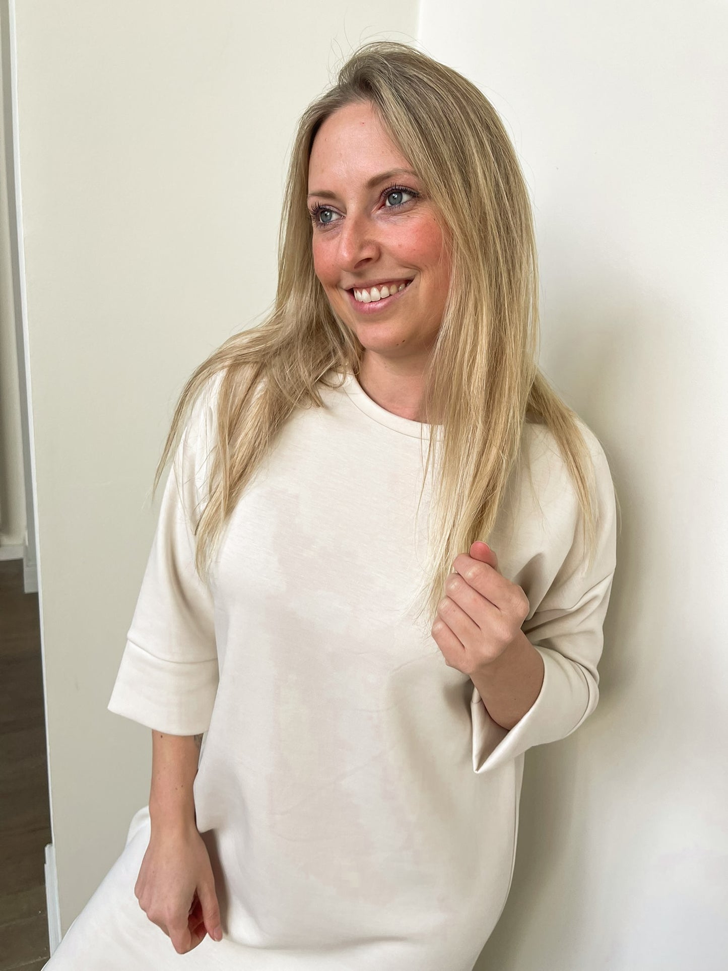 Soft aura dress beige