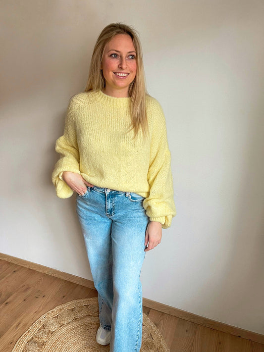 Olivia pull yellow