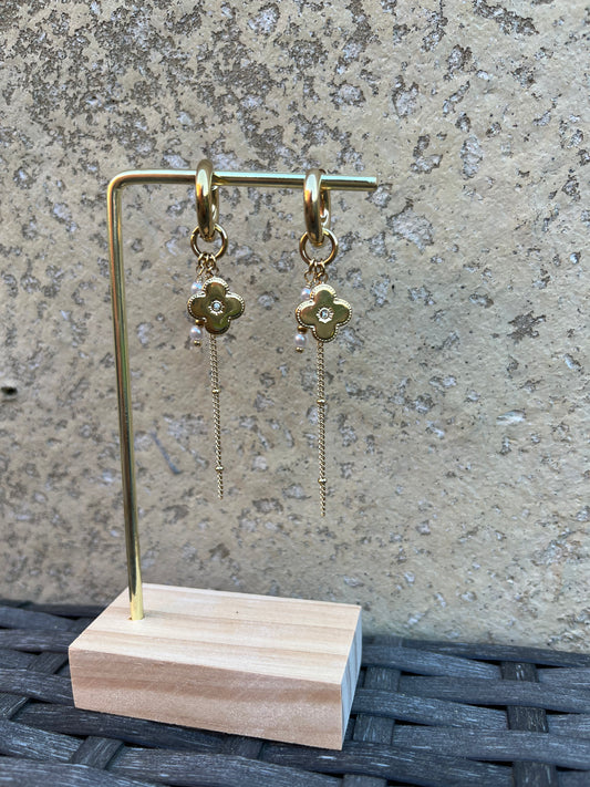 Earrings elegance chic