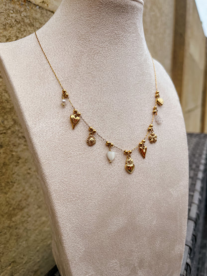Necklace gold flower