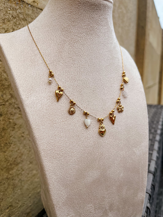 Necklace gold flower